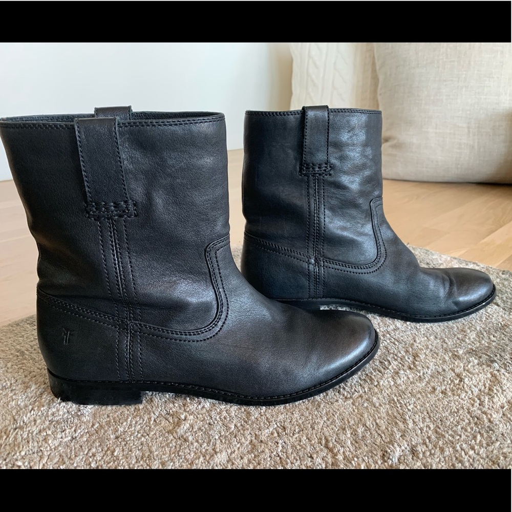 Frye Annie short boots